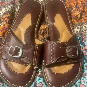 Born 8.5 Sandals